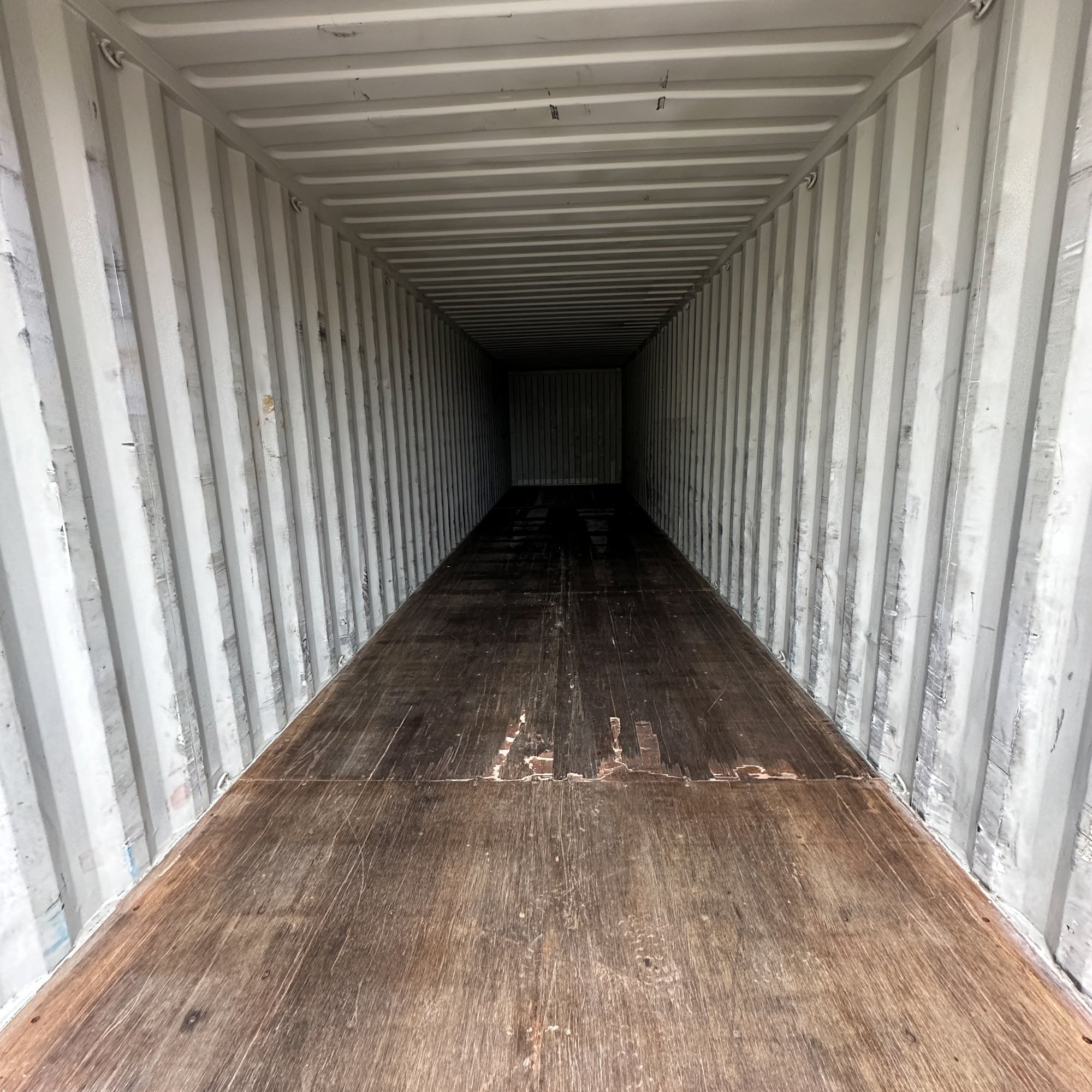 40’ Standard Cargo Worthy Used Shipping Container — photo 4