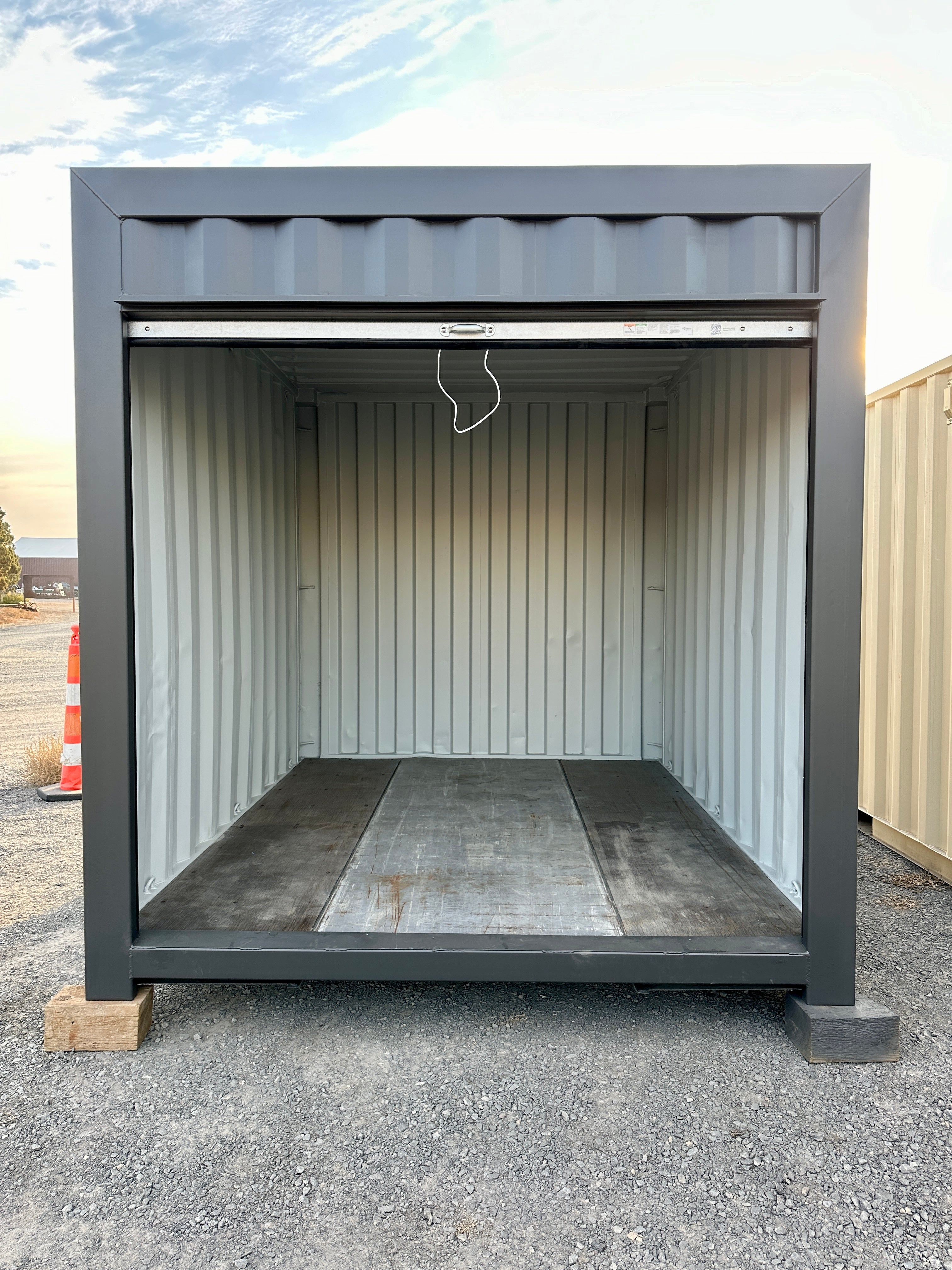 Refurbished 10' Shipping Container with Roll-Up Door (Redmond, OR) — photo 4